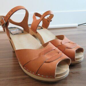 SWEDISH HASBEENS Leather Wooden Clog Staple Platform Sandals Natural 9.5-10 / 40